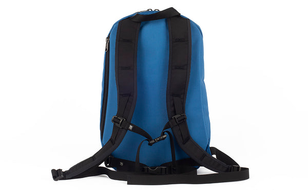 A reverse shot of the Luminary 15 in Constellation (light blue) 525 Ballistic.